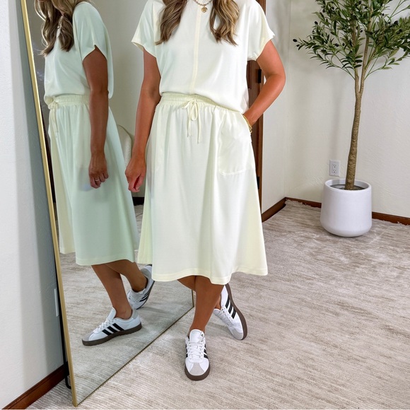 SPANX Black carry on travel Midi Skirt - Picture 8 of 8